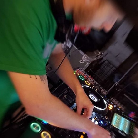 Meet your Posher, Matt - Picture 2 of 8